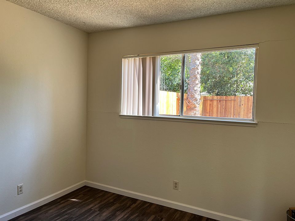 2nd image of 3960-3962 Cowell Blvd