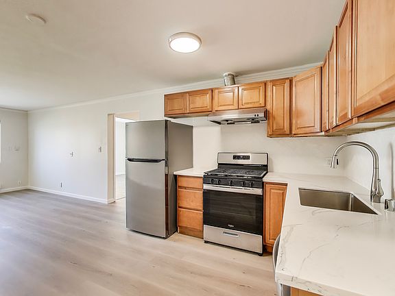 5th image of 1885 Bayshore Blvd APT B