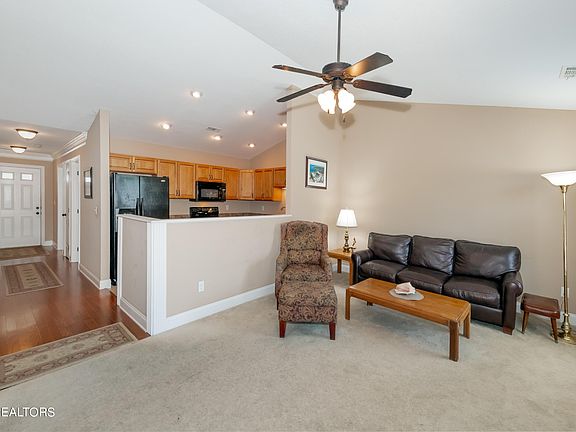 4th image of 5800 Metropolitan Way