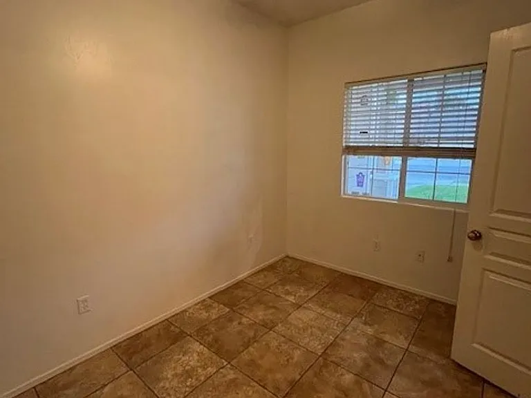11515 Presidential Rd — Photo 12