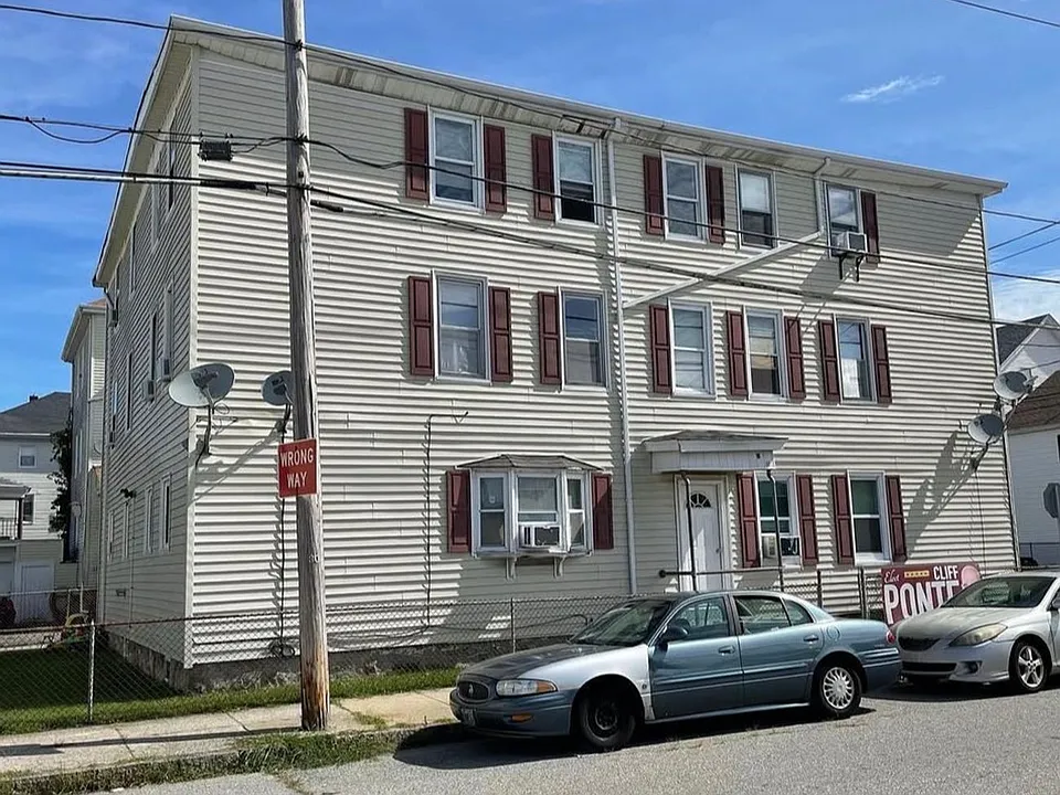 854 King Philip St #3W