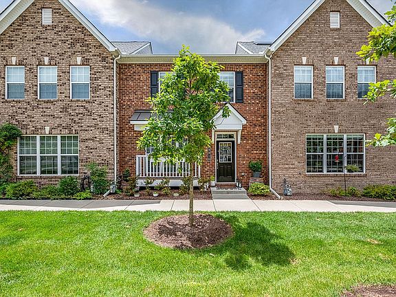 4th image of 4810 Village Walk