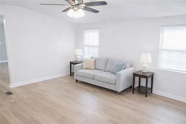 3 bed, 2.0 bath, 1280 sqft, $1,700 — Photo 2
