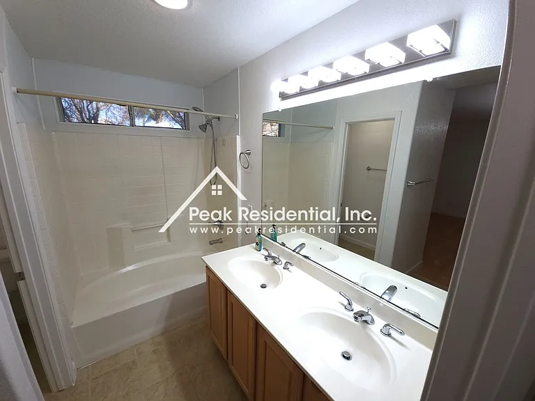 2727 Hinton Cir — Photo 20