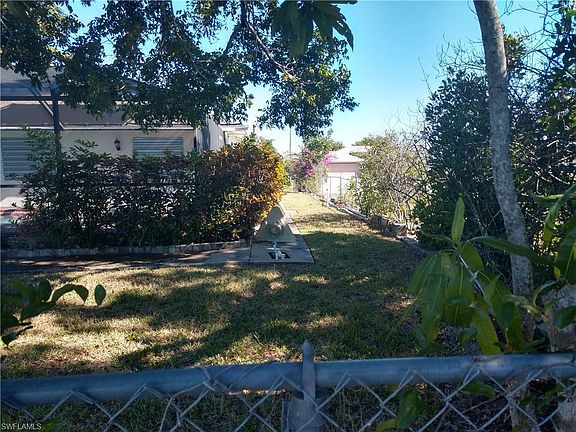 5th image of 2726 NW 8th Pl