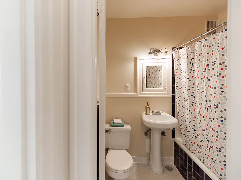 The Marwood Apartments — Photo 12