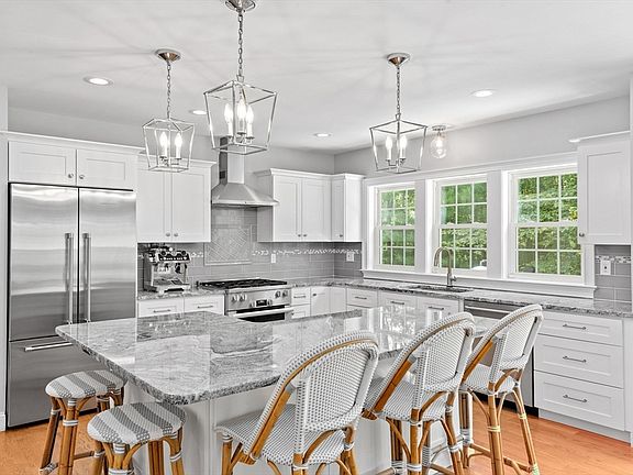 4th image of 78 Crabtree Ln