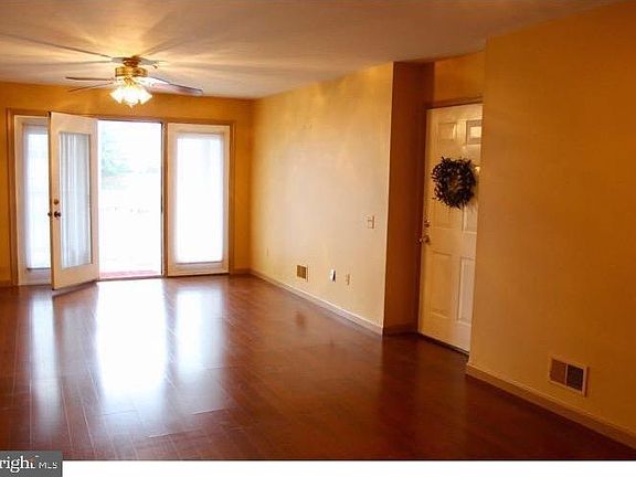 4th image of 1400 Waters Edge Dr