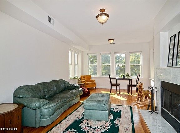 2nd image of 4453 N Rockwell St APT 3
