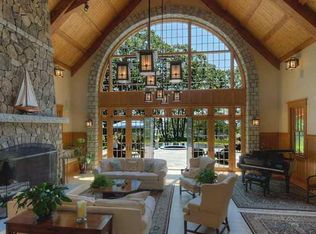 260 Ocean Ave, Kennebunkport, ME 04046