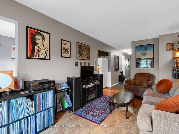 4th image of 47 Kipling Pl
