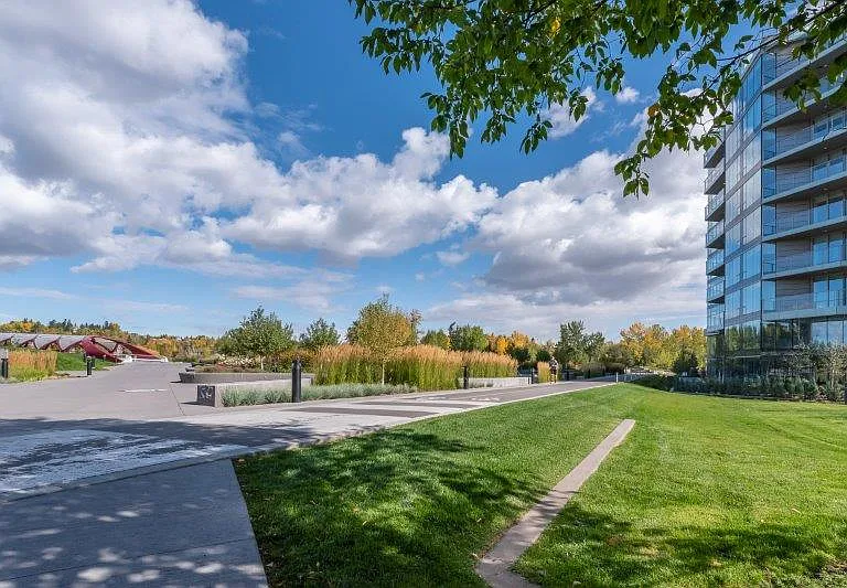 738 1st Ave SW #902 — Photo 37