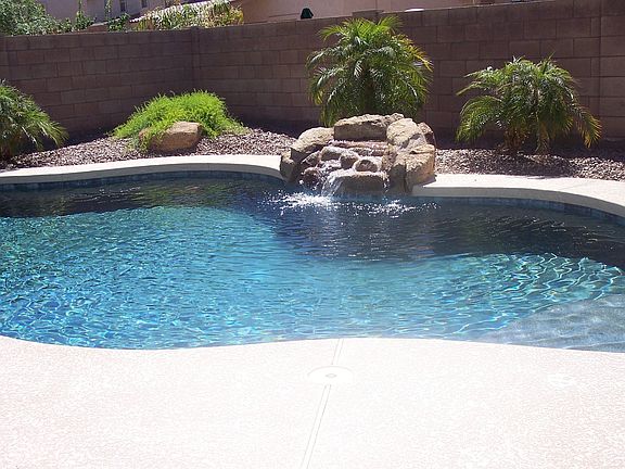 Sparkling Shasta Sand Play pool w/waterfall