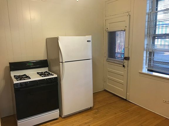 3rd image of 1348 W Cornelia Ave APT 2