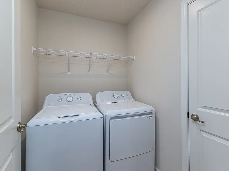 403 Sydney Dr — Photo 22