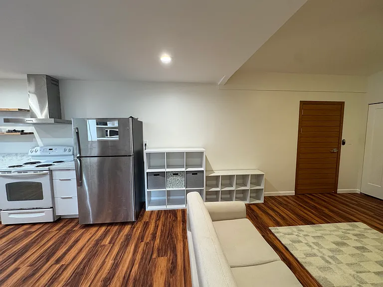 6303 Kaiwiki Pl #B — Photo 9