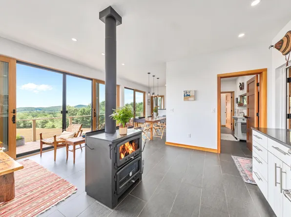 293 Old County Road, Knox, ME 04986