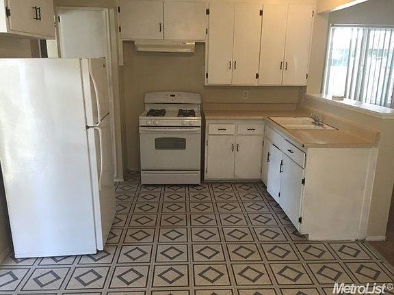 4th image of 629 Wilson Ave