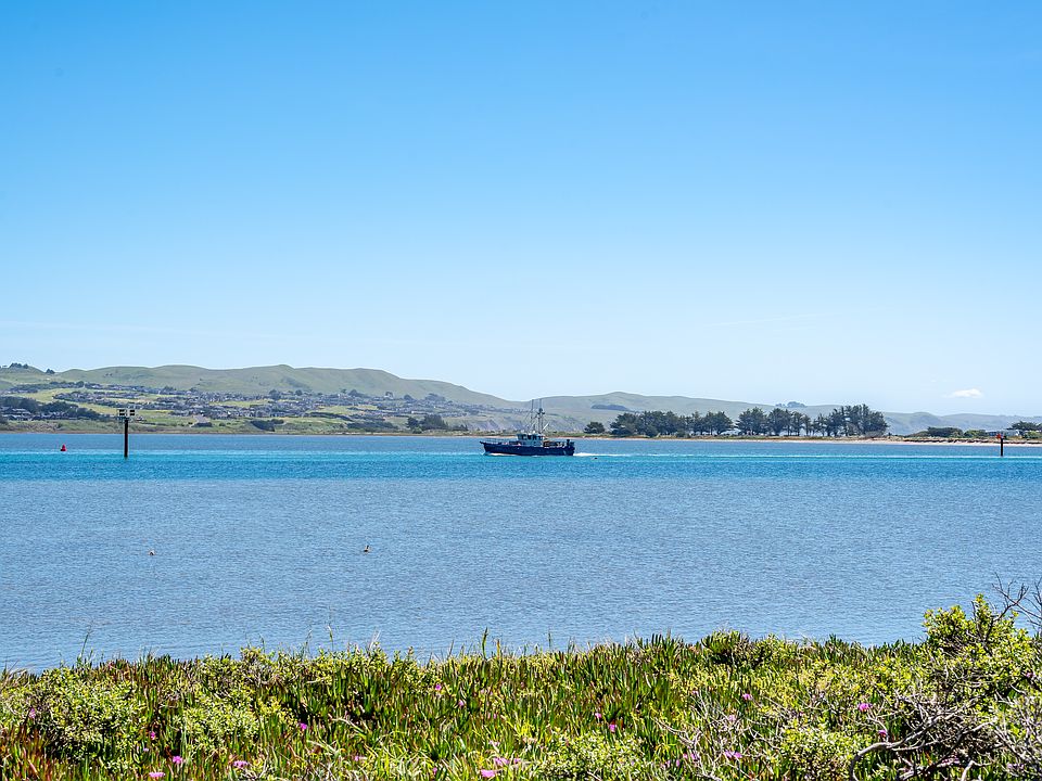 2nd image of 1925 Bay Flat Rd