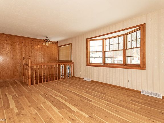 4th image of 36548 Lakehurst Dr