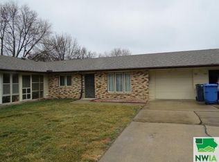 522 12th Ave SW #3, Le Mars, IA 51031