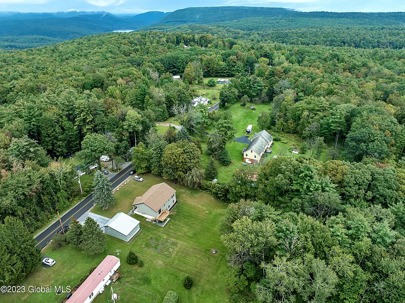 4th image of 67 Clothier Road