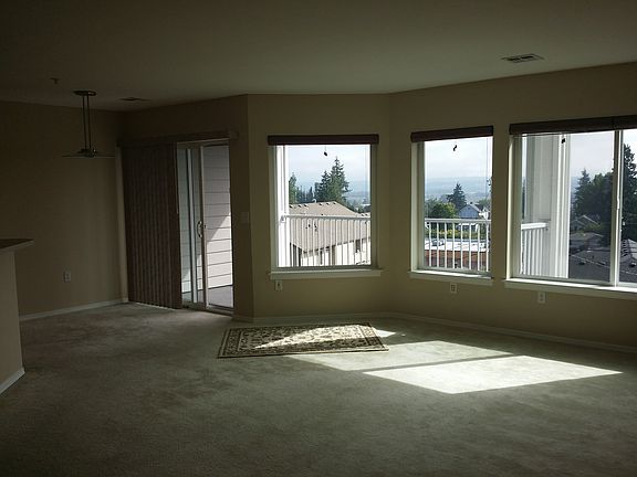 3rd image of 1318 37th St Unit 3444