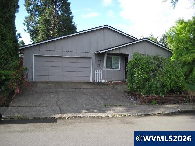 1st image of 4254 Snoopy Ct NE
