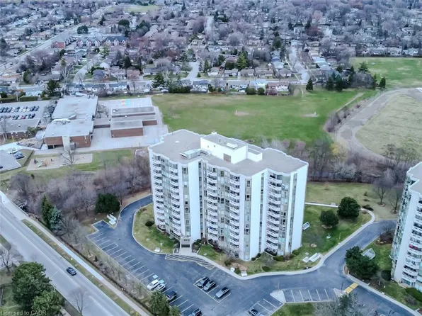 5090 Pinedale Ave Unit 606, Burlington, ON L7L 5V8
