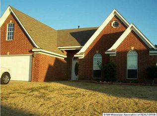 6194 Ravenwood Park N, Horn Lake, MS 38637
