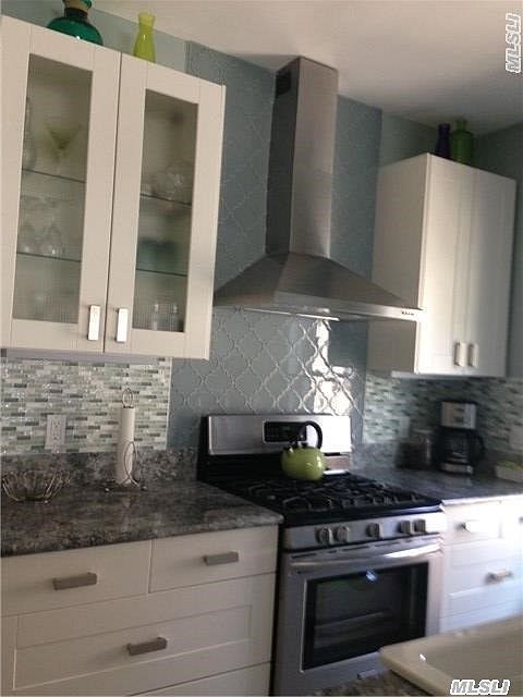 1st image of 36 The Cres APT 11