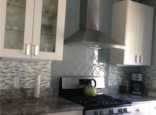 36 The Cres APT 11, Babylon, NY 11702