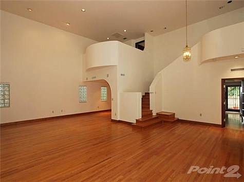 3rd image of 16 E Sunrise Ave