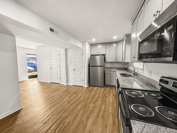 3rd image of 3430 Sunset Ave #151C