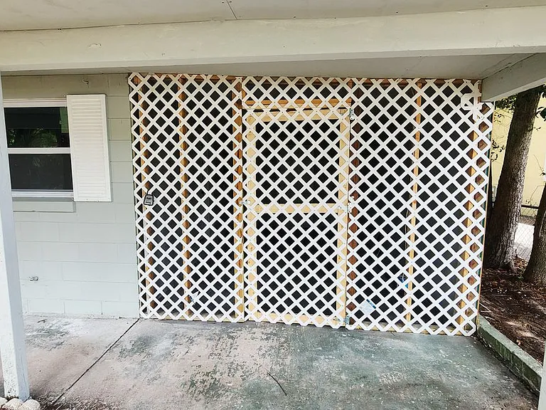 128 Kingston Ave — Photo 3