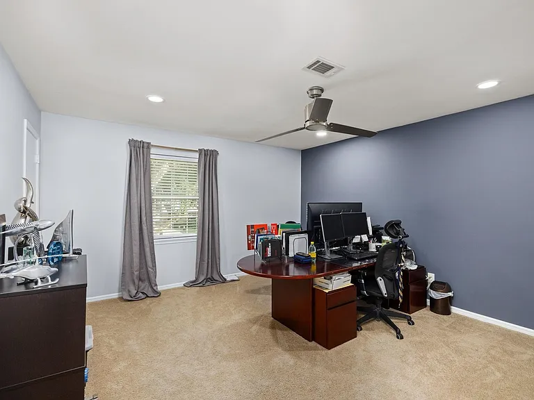 827 Thicket Ln #827 — Photo 11