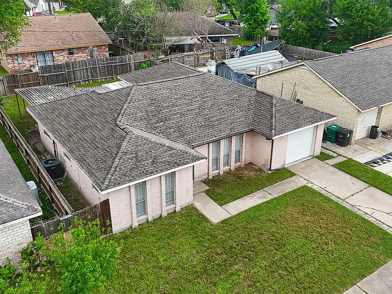 15022 Chipman Ln — Photo 32