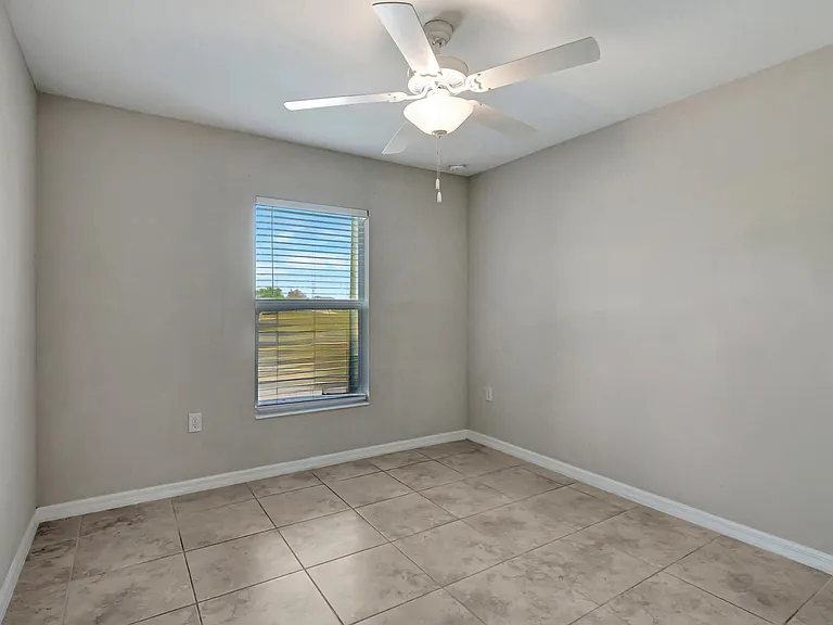 1014 Diplomat Pkwy W — Photo 16