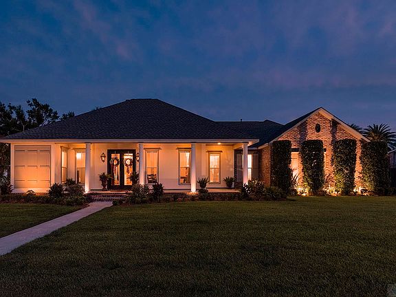 3rd image of 209 Tigerlily Dr