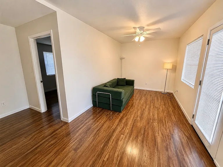 519 Elm Ave — Photo 3
