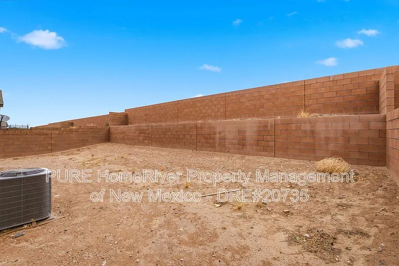 3 bed, 2.0 bath, 1289 sqft, $2,000 — Photo 4