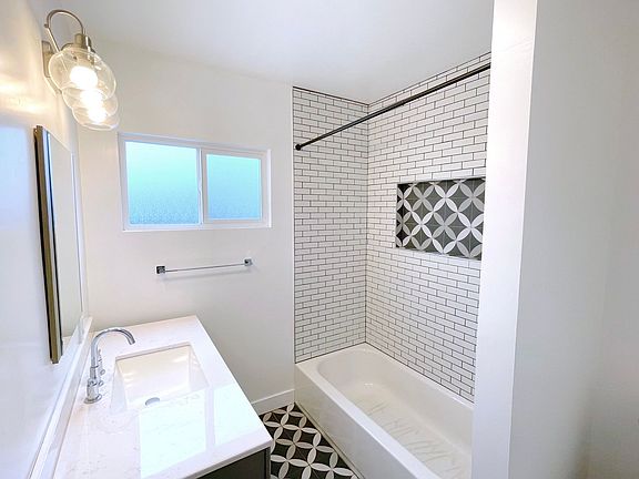 5th image of 7916-7920 S Crenshaw Blvd #2