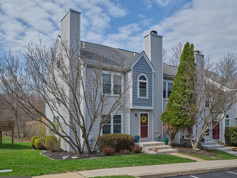 1st image of 27 Applewood Ct