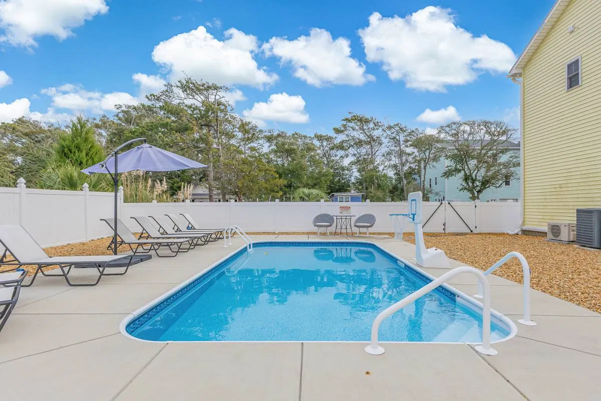 4 bed, 3.5 bath, 2240 sqft, $2,183 — Photo 1