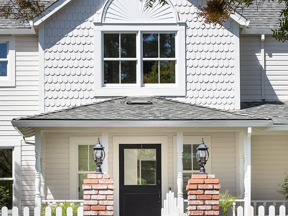 4th image of 13415 Country Way
