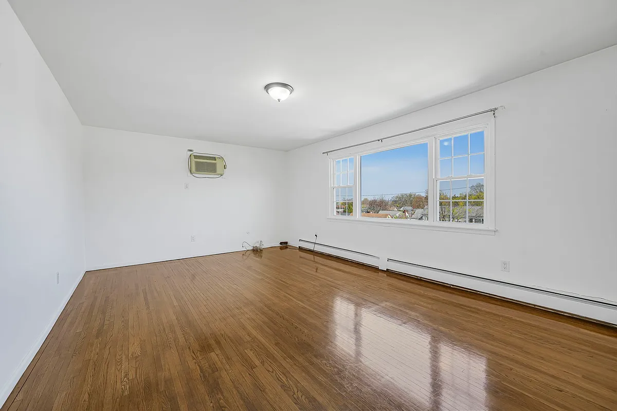 Building Photo - Viola Ave