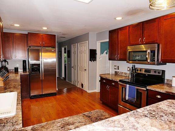 4th image of 4307 Mar Moor Dr