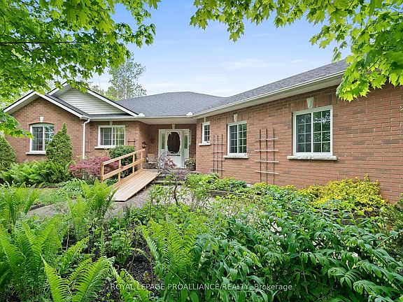 2nd image of 252 Bullis Rd