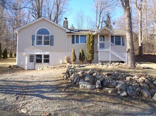 249 Wawayanda Rd, Highland Lakes, NJ 07422