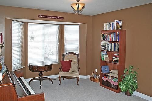 Formal dining or sitting room